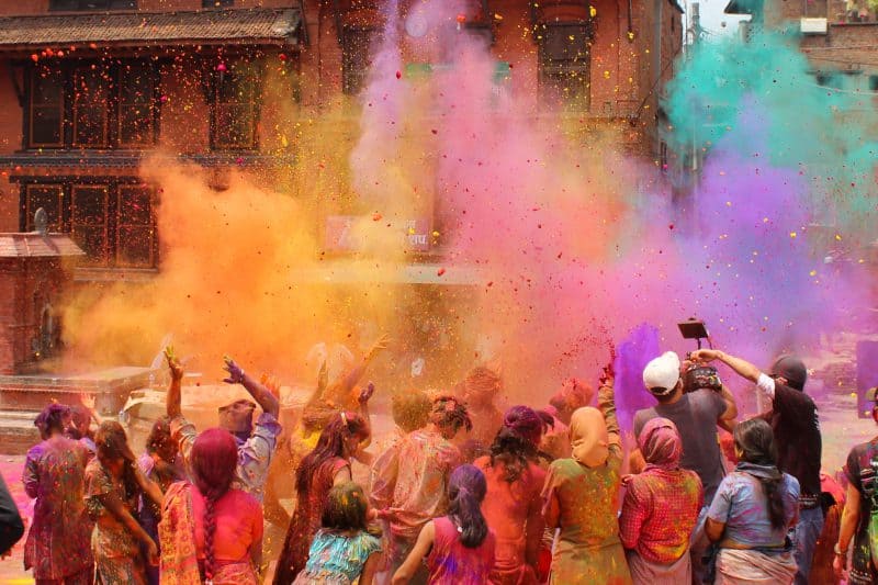 อินเดีย เทศกาลสาดสี Holi Festival